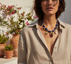 Jardín de Medianoche | Conjunto de collar y pendientes hechos a mano con dijes dorados 