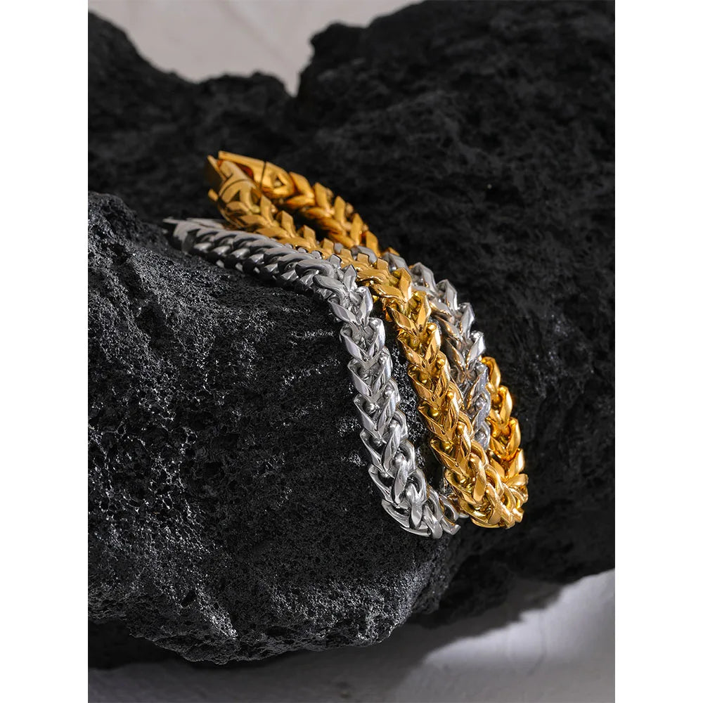 The Sculpted Round Link Men’s Bracelet