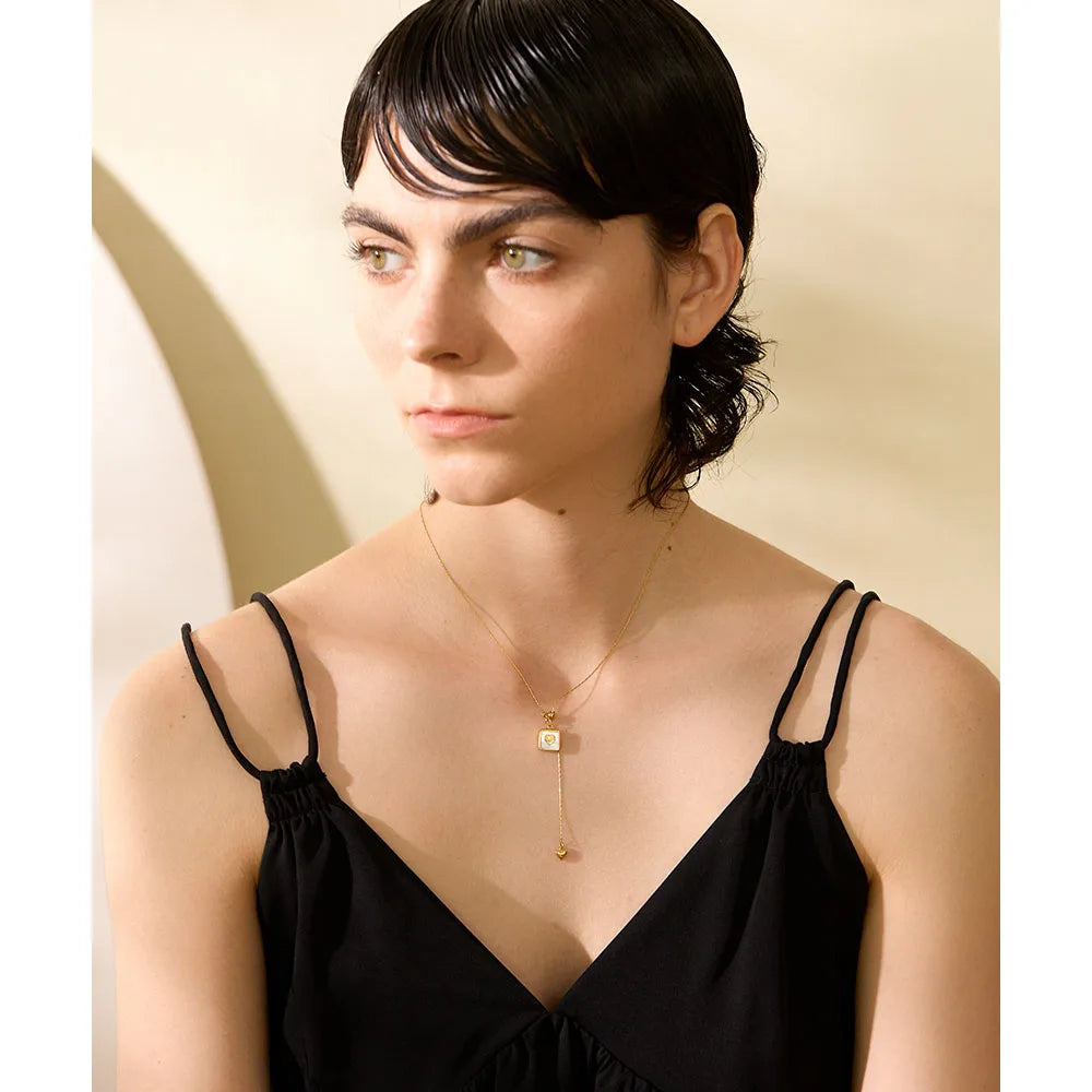 FRAME OF LOVE | Square Shell & Heart Lariat Necklace