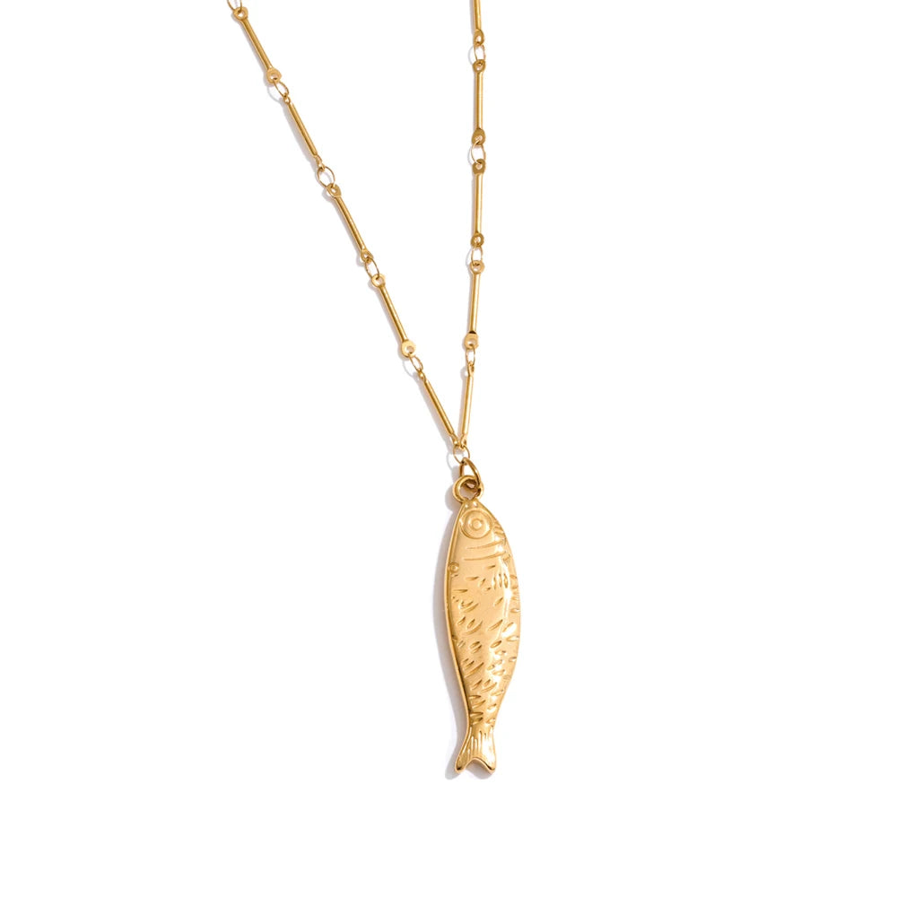 A Symphony of the Sea | Gold Pendant Necklace & Earrings Set